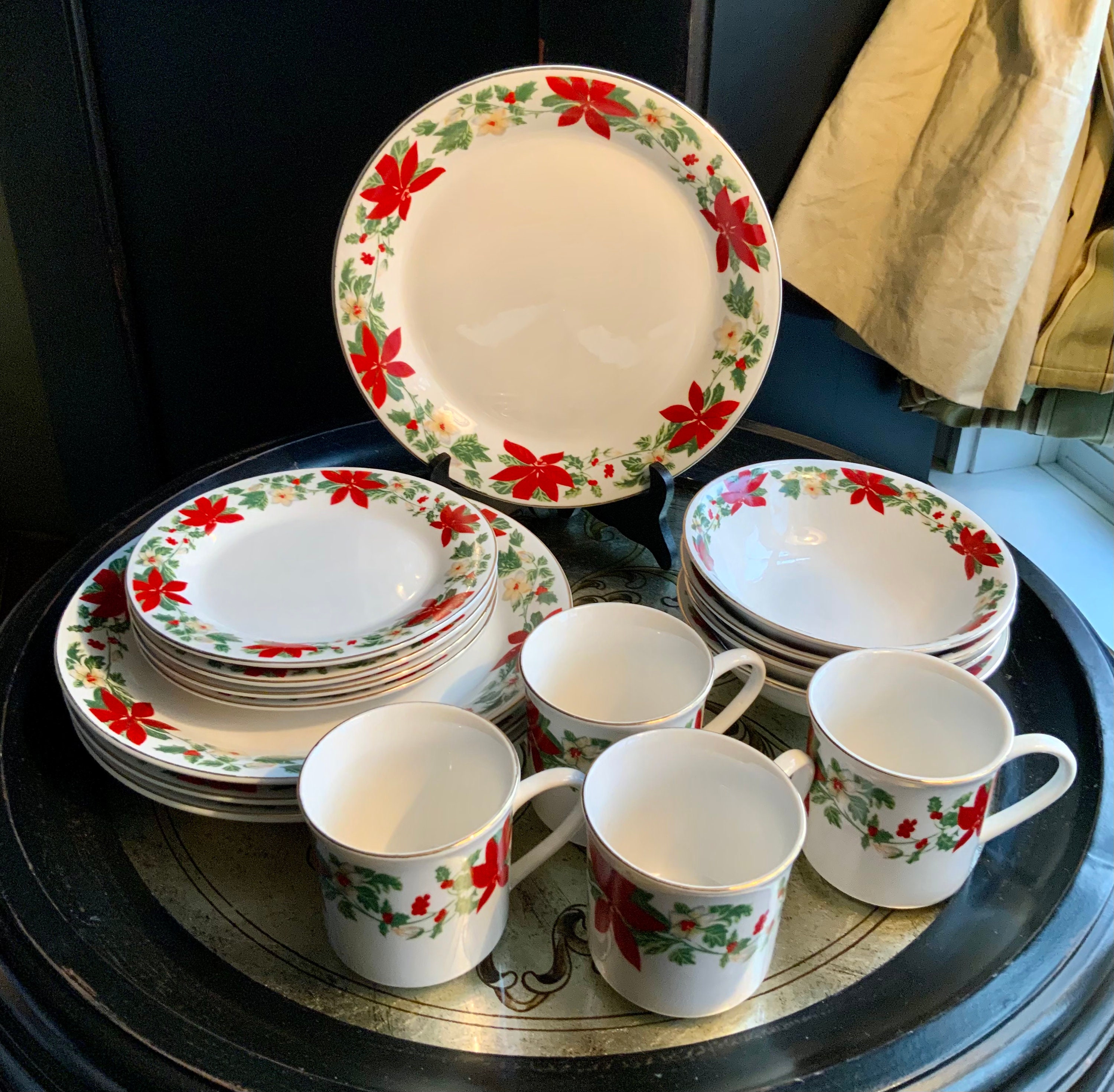 Gibson christmas top dinnerware sets