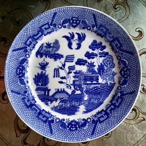 Flow Blue ~ Blue Transfer Ware ~ Chinoiserie ~ Blue Willow Dinner Plate ~ Made in Japan