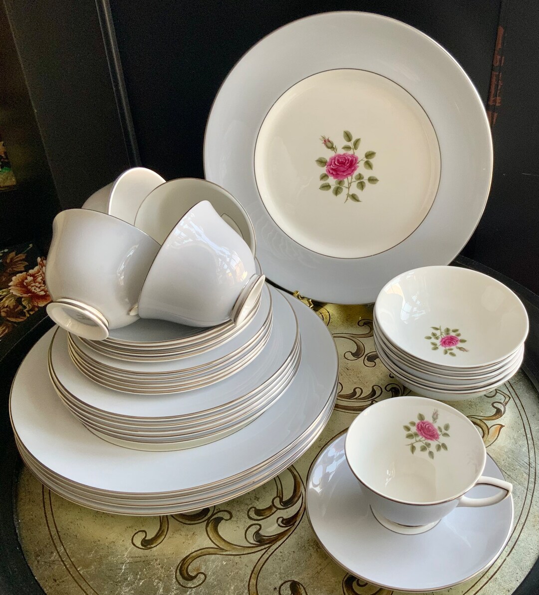 Regal Royal Doulton 30 Piece Chateau Rose H4940 Bone China Dinnerware