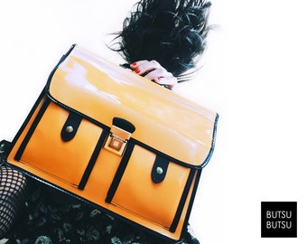 Zaino scolastico vintage anni &#39;60 in vinile lucido giallo e nero | MFS | Borsa a mano retrò anni &#39;60 | Prodotto in Francia | Scorte morte