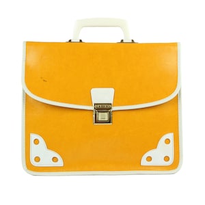 Vintage 60s schoolbag in yellow PVC | Old small schoolbag in yellow and white vinyl