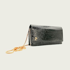 Vintage 80s Pierre Cardin Clutch imitación patente cuero texturizado cocodrilo negro | Bolso bandolera pequeño de vinilo | vendimia francesa