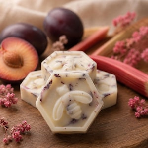 Java plum and rhubarb wax melts