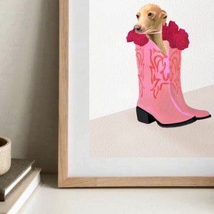 Welpe in rosa Cowgirl Stiefel mit roten Rosen Art Print Wand-Dekor, Hundeliebhaber Geschenk, Boho Home Decor Bild 3