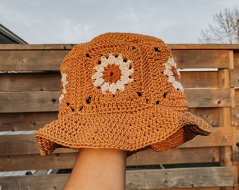 Sexhippies - Crocheted Bucket Hat - Royal/Brown – alterior
