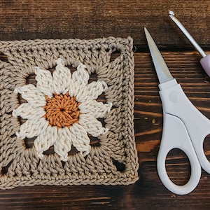 Daisy Granny Square Crochet Pattern Crochet Granny Square Granny Square Pattern Crochet Flower Pattern Crochet Daisy Pattern PDF image 6