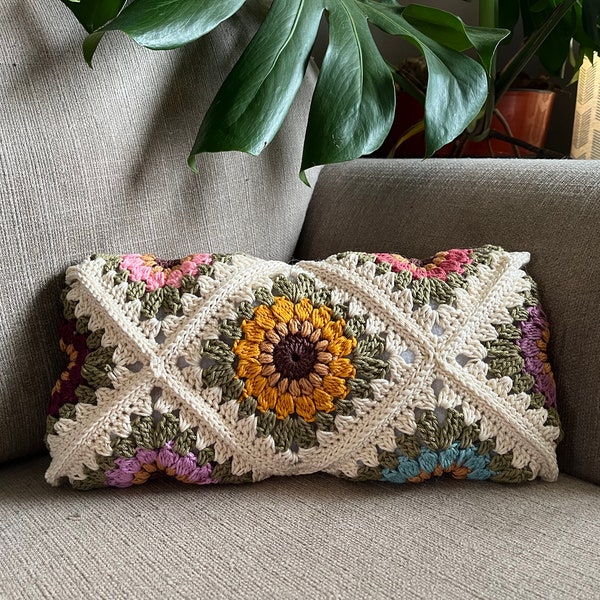 Crochet Pattern Sunflower Pillow - Minin Pillow Crochet Pattern - Crochet Decorative Pillow - Crochet Sunflower Pattern - Crochet Pillow