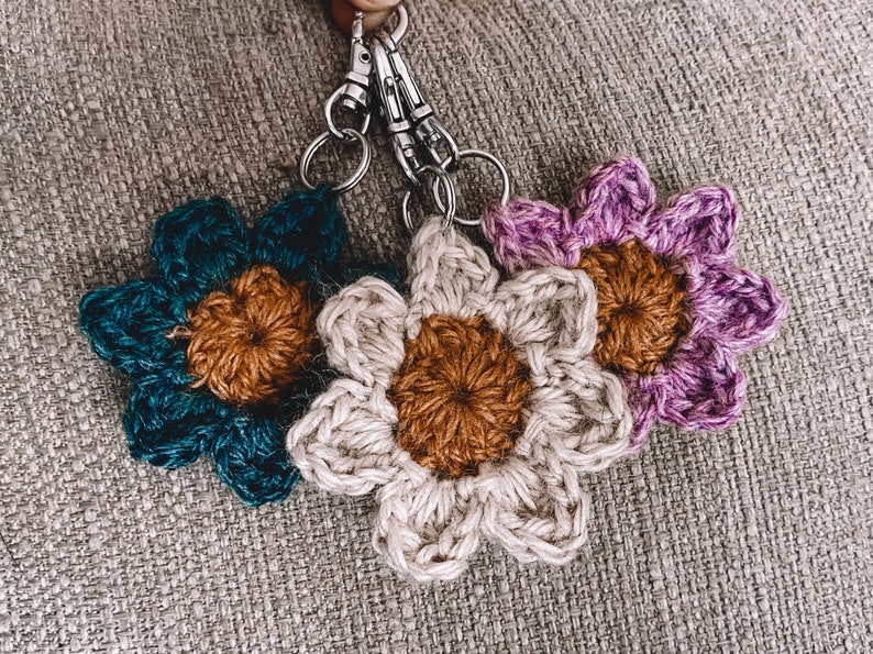 Flower Keychain Crochet Pattern Daisy Crochet Pattern Crochet Keyring PDF Pattern Crochet Key Chain Flower Flower Key Chains image 6