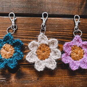 Flower Keychain Crochet Pattern Daisy Crochet Pattern Crochet Keyring PDF Pattern Crochet Key Chain Flower Flower Key Chains image 4