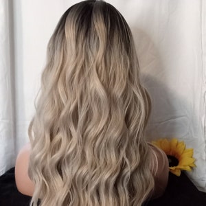 Urlaub Verkauf Lace Front Mittelteil Perücke Ombre Mixed Ash Blonde Lange 24 &quot;Welle Synthetische Nicht Echthaar Aber Hitzesicher US Versand am selben Tag