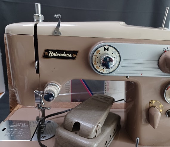 1950 Singer Model 66 Sewing Machine w/ Foot Pedal - TESTED extra belts