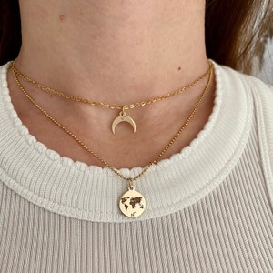 Pendentif carte du monde en or massif 14 carats, bijou délicat pour votre collier préféré, médaillon de carte de la terre minimaliste, cadeau parfait pour elle