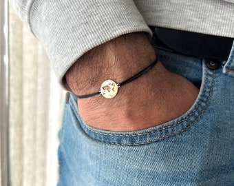 Bracciale da uomo con mappa del mondo, ciondolo in oro massiccio 14K, braccialetto a corda regolabile, regalo di anniversario per lui, viaggiatore minimalista e regalo per l'aviazione