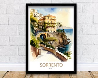 Puede incluir: Una pintura de acuarela de un pueblo italiano colorido con un puente de piedra y una vista del océano. El texto "SORRENTO ITALIA" está en la parte inferior de la pintura.