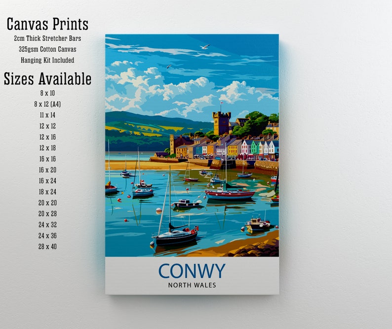Pode incluir: Uma impress&atilde;o em tela colorida de uma cena de porto em Conwy, Pa&iacute;s de Gales do Norte. A impress&atilde;o apresenta uma fileira de edif&iacute;cios coloridos ao longo da orla mar&iacute;tima, com barcos atracados no porto. O c&eacute;u &eacute; azul com nuvens brancas. A impress&atilde;o est&aacute; dispon&iacute;vel em uma variedade de tamanhos.