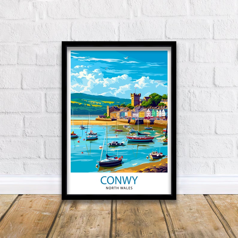 Pode incluir: Uma ilustra&ccedil;&atilde;o colorida da cidade de Conwy, no norte do Pa&iacute;s de Gales, com vista para o porto e os barcos. A ilustra&ccedil;&atilde;o apresenta um castelo no fundo e edif&iacute;cios coloridos ao longo da costa.