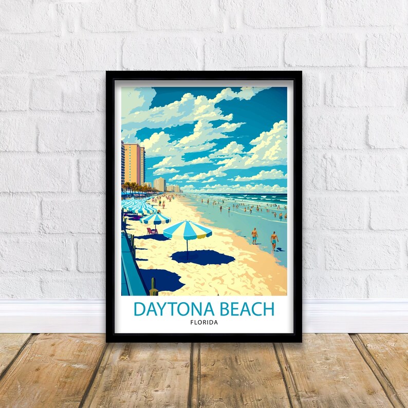 K&ouml;nnte beinhalten: Ein Reiseposter im Vintage-Stil mit einer farbenfrohen Illustration von Daytona Beach, Florida. Das Poster zeigt eine Strandszene mit blauen Sonnenschirmen, wei&szlig;em Sand und einem blauen Meer, auf dem Menschen schwimmen und am Strand entlanglaufen. Der Text "DAYTONA BEACH FLORIDA" ist am unteren Rand des Posters gedruckt.