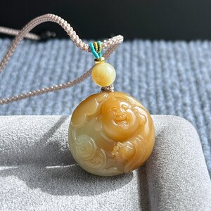 天然和田玉。天然ダイヤ、ネズミのペンダント ちぢま 