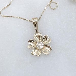 10k Solid Gold Tiny Flower Pendant Necklace, Dainty Flower Pendant, Small Minimalist Flower Charm, Everyday Gold Necklace, CZ Diamond Flower