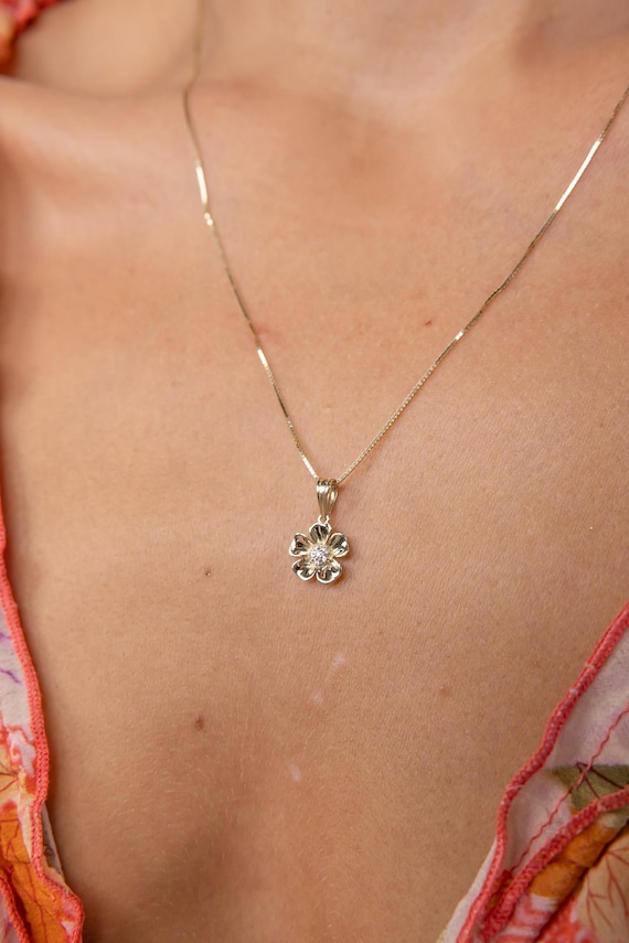 14k Solid Gold Tiny Flower Pendant Necklace, Dainty Flower Pendant, Small  Minimalist Flower Charm, Everyday Gold Necklace, CZ Diamond Flower