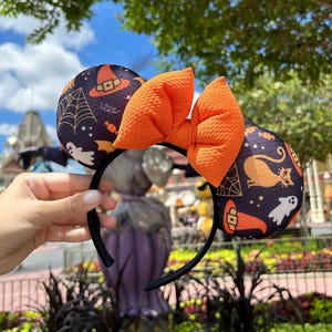 Enchanting Halloween Minnie Ears, Cute Fall Minnie Ears, Adorable Pumpkin Minnie Ears, Pumpkin Witch Themed Disney Headband for Fall