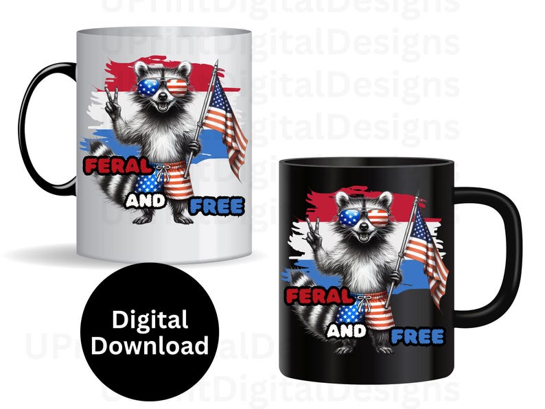 Puede incluir: Taza de caf&eacute; blanca y negra con un dise&ntilde;o de mapache. El mapache lleva gafas de sol con un dise&ntilde;o de bandera estadounidense y sostiene una bandera estadounidense. El texto "FERAL AND FREE" est&aacute; en la taza.