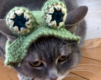 crochet cat/rabbit hat : frog
