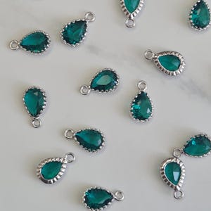 Teardrop Emerald Green Pendant Charms – Rhodium Plated over Brass, 2pcs, 8×11mm Faceted Glass Drops for Jewellery Making – FG15ESV