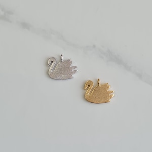 Mini Swan Charms – Gold or Silver Plated, 2pcs, 10x8mm, Matte Animal Pendant for Dainty Jewellery – MB143