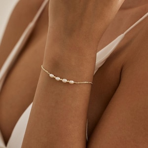 Minimalist Freshwater Pearl Bracelet, Dainty Pearl Bead Bracelet, Wedding Bracelet, Bridal Gift for Bride, Bridesmaid Gift, Gift for Her