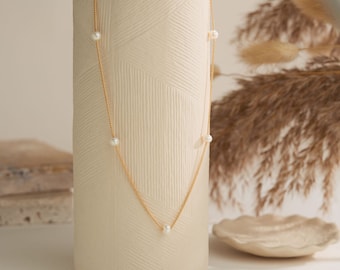 Süßwasserperlen-Halskette, minimalistischer Perlen-Choker, goldene Perlenkette, Braut-Halskette, Hochzeits-Halskette, Brautjungfern-Geschenk, Geschenk für Sie
