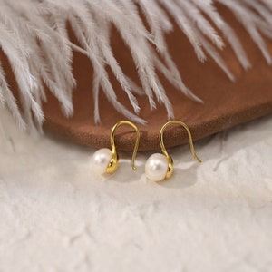 Natural Freshwater Pearl Hook Earrings, Minimalist Earrings, Bridal Earrings, Gold Huggie Earrings, Wedding Earrings, Bridesmaid Gift image 3