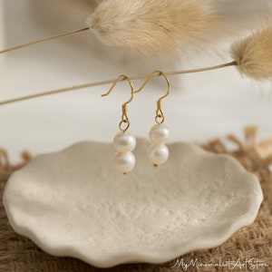 Boucles d'oreilles simples en perles, boucles d'oreilles en perles délicates, boucles d'oreilles de mariée, boucles d'oreilles en perles d'or, boucles d'oreilles de mariage, cadeau de demoiselle d'honneur, cadeau de Noël image 3