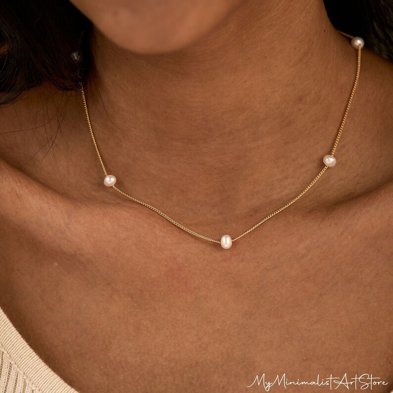 Collier de perles d'eau douce, tour de cou minimaliste en perles, collier de perles en or, collier de mariée, collier de mariage, cadeau de demoiselle d'honneur, cadeau pour elle image 4