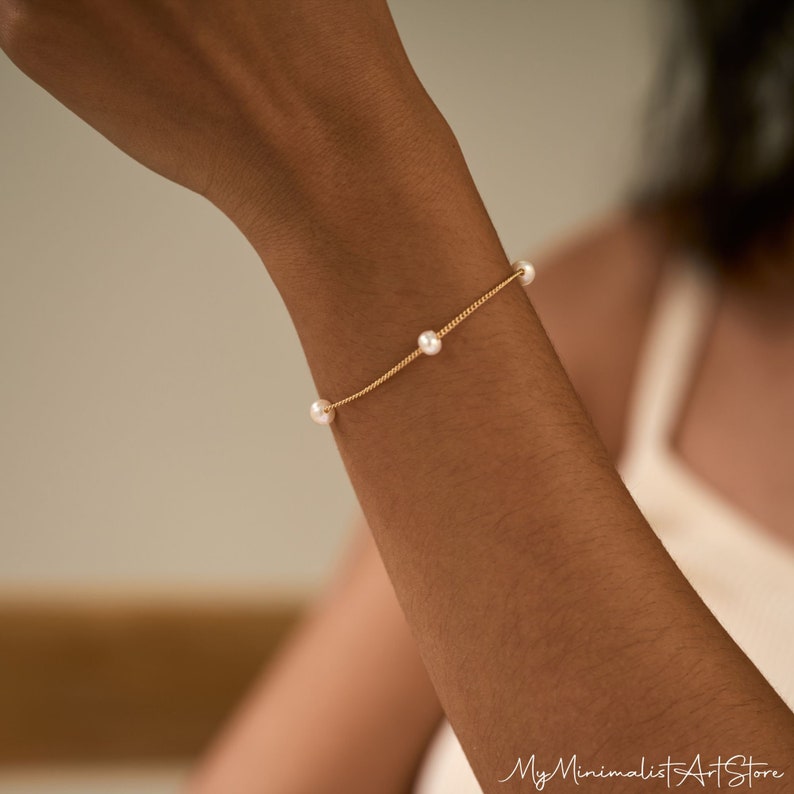 Natuurlijke Zoetwaterparelarmband, Gouden Parelarmband, Bruidsarmband, Minimalistische Armband, Bruiloft Sieraden, Bruidsmeisje Cadeau, Cadeau voor haar afbeelding 4