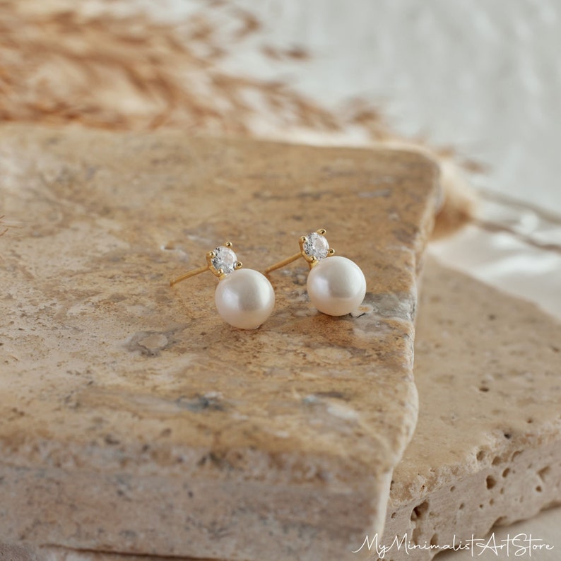 Sterling Silver Pearl Stud Earrings, Dainty CZ Diamond Earrings, Minimalist Earrings, Bridal Earrings, Wedding Jewelry, Bridesmaid Gift imagen 9