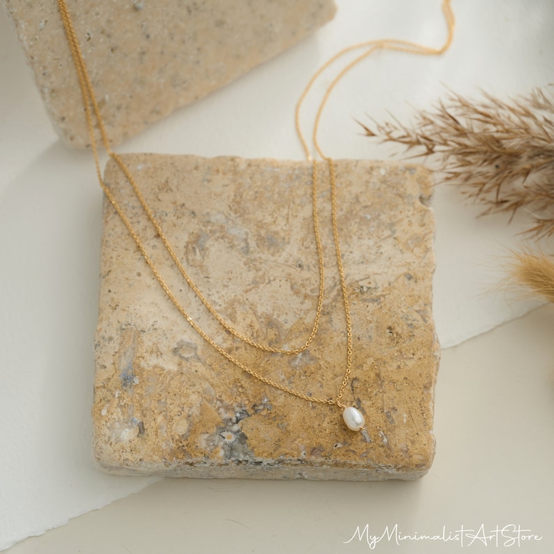 Kleine zoetwaterparelketting, dubbellaagse parelketting, gouden pareldruppelketting, minimalistische ketting, huwelijksjuwelen, bruidsmeisjegift afbeelding 5