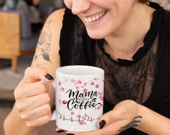 Taza "Mamá necesita café": un divertido regalo floral para mamás primerizas