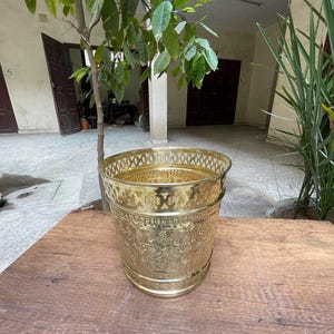 Cestino per rifiuti in ottone martellato fatto a mano – Cestino per rifiuti non laccato per bagno, ufficio e arredamento per la casa – Cestino in ottone in stile vintage per spazi eleganti