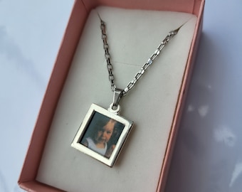 Small square photo frame Pendant