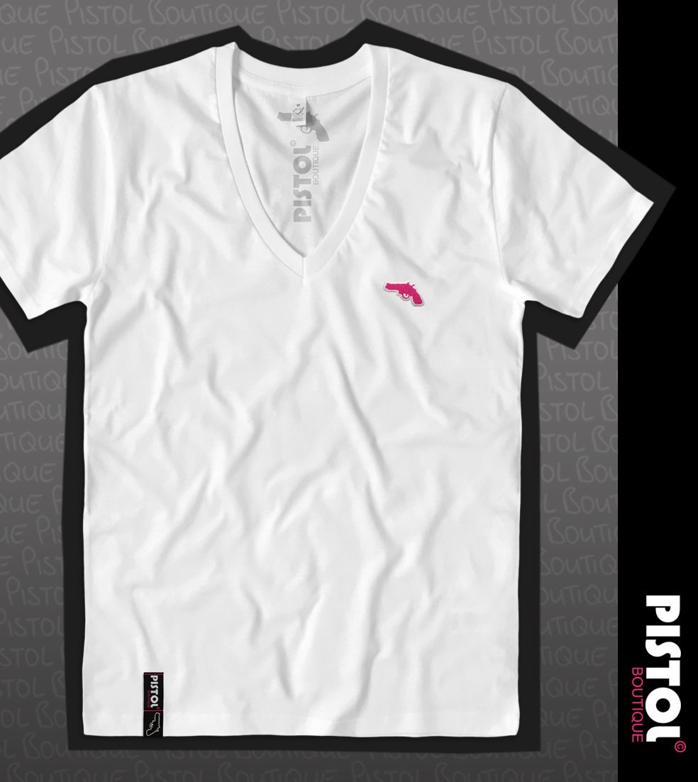 Pistolen Boutique Herren Weiß Standard Fit Brust Tattoo
