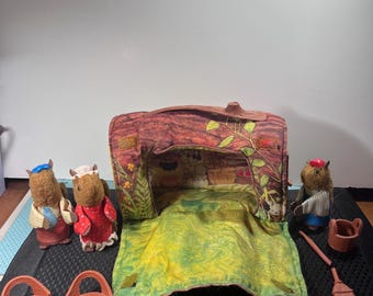 Fisher Price Woodsey Squirrel Family Log House Playset Vtg Finger Puppets