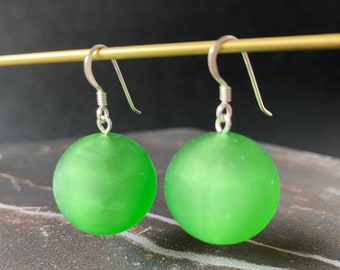 Sterling Silver Minimalist Green Bead Dangle Earrings, Lightweight 3D Printed Jewelry