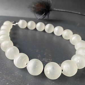 Necklace Mid Century Beaded Choker, White Large Beads Necklace, 1940s Necklace Statement Jewelry, Iris Apfel Jewelry
