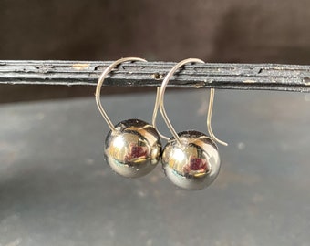Geometric dangle earrings with silver beads, Statement minimalist earrings, Mid century modern earrings for her, 3D printed earrings