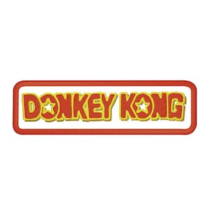 Könnte beinhalten: Gestickter Aufnäher mit dem Text "DONKEY KONG" in Gelb, umrandet von Rot. Die Buchstaben haben eine strukturierte, genähte Optik, mit einem Stern, der das "O" in "KONG" ersetzt. Der Aufnäher ist rechteckig mit einem roten Rand.
