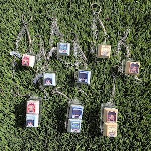 Alien Stage Keycap Keychains