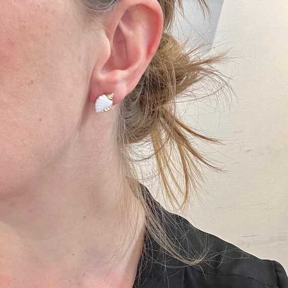 Vintage Avon white sea shell stud earrings, 1985 - image 5