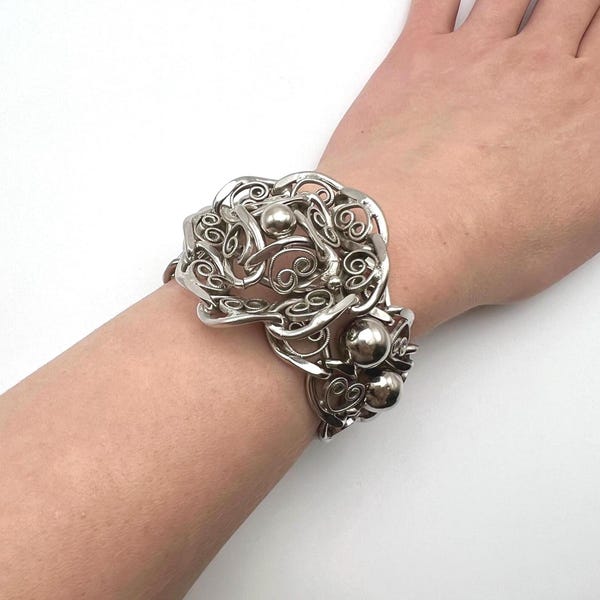 Vintage mid century wide chain bracelet with flower clasp, chunk floral chain bracelet
