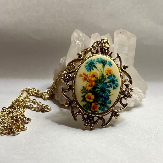 Vintage flower print oval cameo necklace, mid cen… - image 4